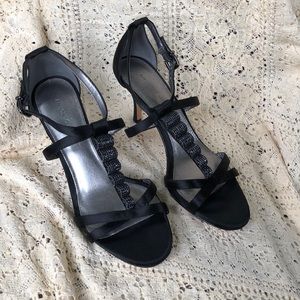 Antonio Melani Black Satin 3” Heels with Beading Wedding Shoes Size 7 1/2 7.5